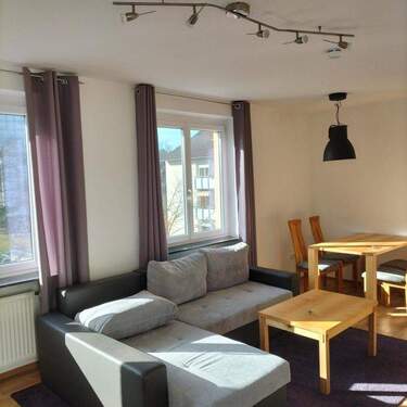 Wohn-Esszimmer - Ruhig gelegene 2-Zimmer-Wohnung für 1-2 Personen