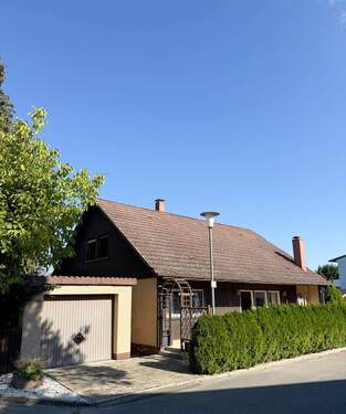 Hausansicht - 6 Zimmer Einfamilienhaus zum Kaufen in Pforzheim