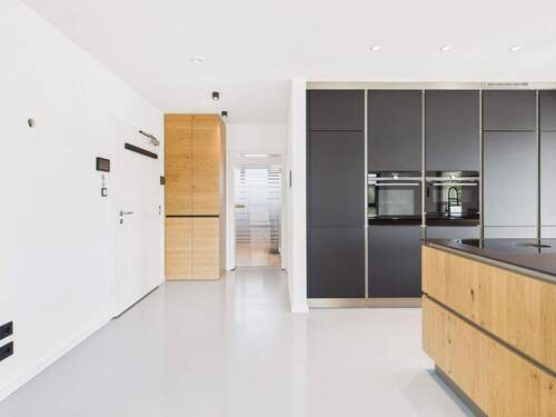 Blick in Richtung Eingangsbereich - 