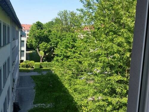 Schlafzimmerblick Richtung Innenhof - 