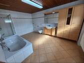 Badezimmer EG / Anbau - 6 Zimmer Mehrfamilienhaus, Wohnhaus in Ohlsbach