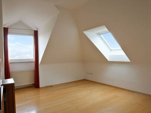 Kinder/ Arbeitszimmer - 