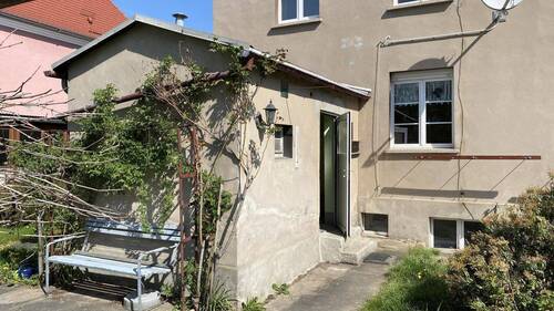 Anbau und Hinterausgang - Doppelhaushälfte mit 93,00 m&sup2; in Zittau zum Kaufen