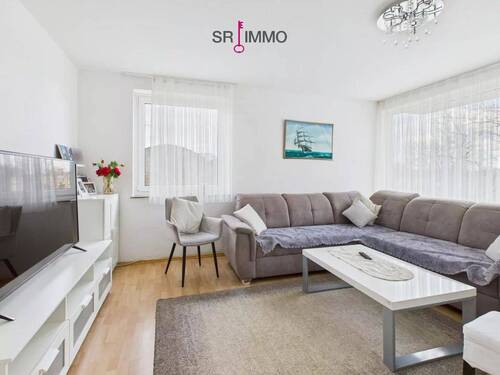 Bild 1 - Helles Wohnambiente: 4-Zimmer-Wohnung mit Balkon und Stellplatz in Köln-Heimersdorf