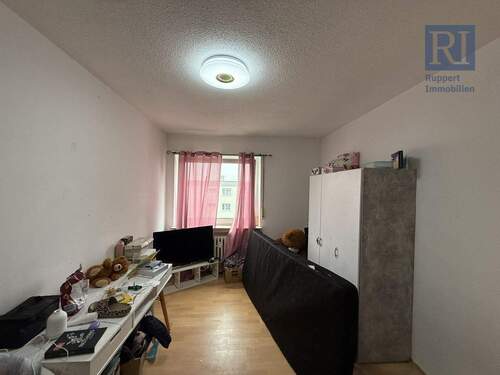 Kinderzimmer 1 - Etagenwohnung mit 82,00 m² in Volkach zur Miete