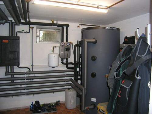 Holzpelletheizung mit Warmwasserspeicher - 