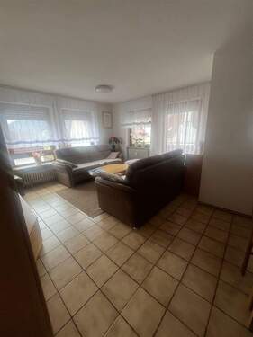 Wohn-Essbereich - Etagenwohnung mit 70,00 m&sup2; in Dettingen an der Erms zum Kaufen