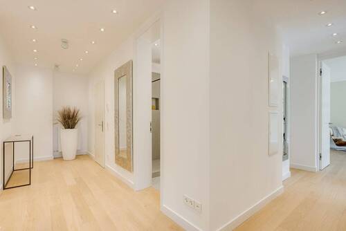 Eingangs- und Flurbereich - 