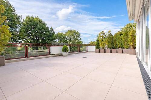 Uneinsichtige Dachterrasse - 