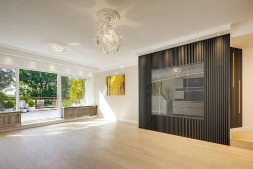 Wohnzimmer mit Designelementen - 