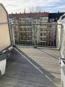 PHOTO-2022-11-18-13-22-22_1 - Gemütliche DG 3-Zimmer mit Balkon, Laminat, Wanne und offener Küche in guter Lage!