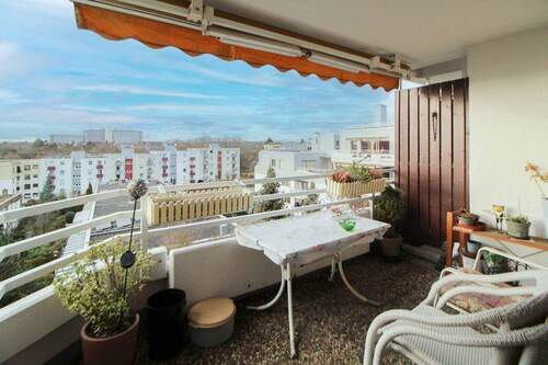 Balkon - Etagenwohnung mit 85,60 m&sup2; in Stuttgart zum Kaufen