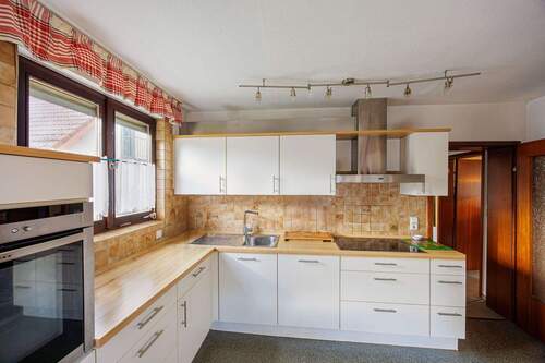 Einbauküche - 5 Zimmer Einfamilienhaus zum Kaufen in Schorndorf