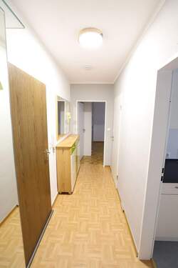 Flur - 2 Zimmer Etagenwohnung in Seeheim-Jugenheim