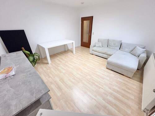 Wohnzimmer Ansicht 3 - 2 Zimmer Etagenwohnung in Hainburg