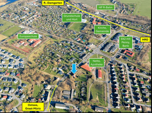 Luftbild - Praktische Doppelhaushälfte - modernisierte Substanz, vielseitig nutzbar, 10 Min. zum Strand