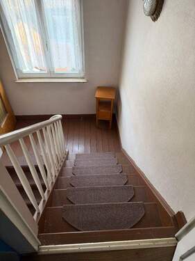 2025-11-20 Bahnweg7 Treppenhaus1 - 