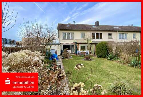 Gartenansicht - Reihenendhaus mit Vollkeller und ausgebautem Spitzboden