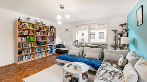 Wohnzimmer 1 - Geräumige 4-Zimmer-Wohnung mit Balkon in der Nordstadt - Ideal für Eigennutzer & Investoren