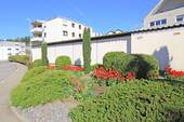gepflegte Außenanlage - 
