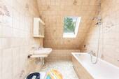 Badezimmer im Dachgesschoss - 
