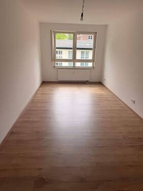 Schlafzimmer mit Rolladen - 