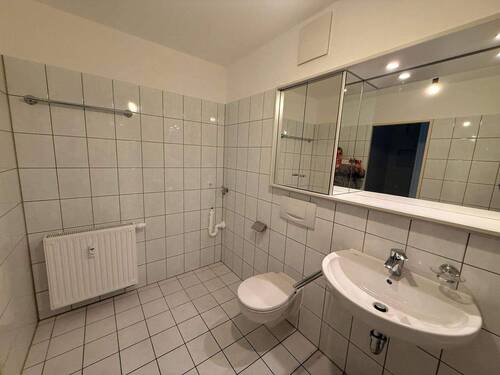 Bad mit Waschmasch.platz - 