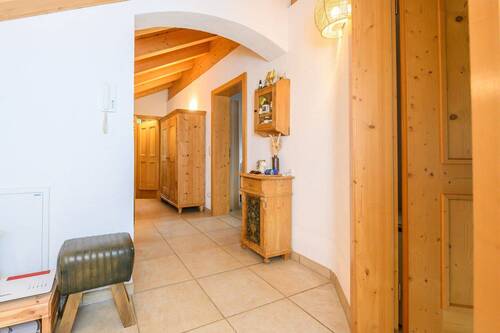 Blick vom Treppenhaus Richtung Flur - 