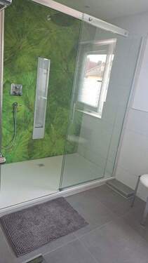 sehr große Dusche - 