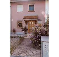 Provisionsfreies Reihenmittelhaus mit schönem eingewachsenem Garten - Wörth Hofsingelding