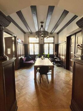 26018c06-8957-4923-8ca1-50bab892608c.jpg - Bucher Straße ! Historische große 8-Zi.-Altbau-Whg. 250 m², 2 Balkone, Parkett, 1.OG ohne Aufzug