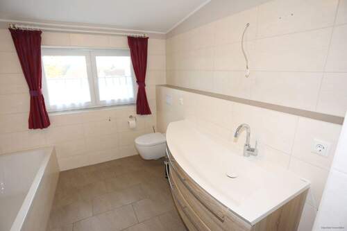 Dusch- und Wannenbad - 