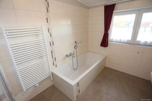 Dusch- und Wannenbad - 