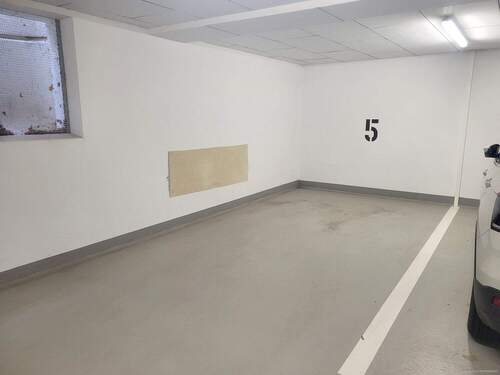 Tiefgaragenstellplatz - 