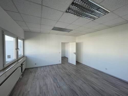 IMG_5828 - Büro mit 328,00 m&sup2; in Langenfeld zur Miete