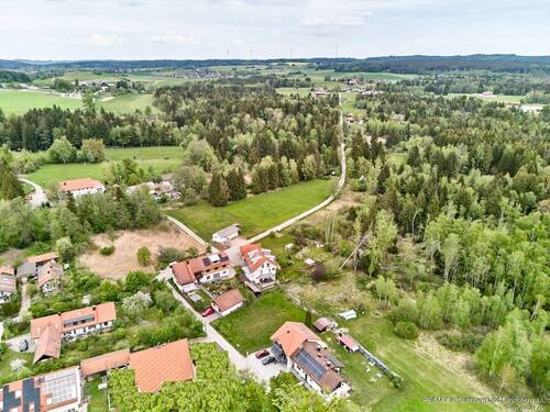 Umfeld nördlich - Grundstück in Berg