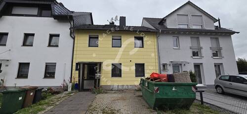 Frontansicht Reihenmittelhaus - Reihenmittelhaus mit Potential - 299.000,00&nbsp;EUR Kaufpreis, ca.&nbsp; 128,40&nbsp;m&sup2;&nbsp;Wohnfl&auml;che