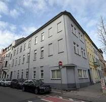 KR: 6-PARTEIENHAUS MIT MIETSTEIGERUNGSPOTENZIAL ZU KAUFEN - Krefeld Stadtmitte