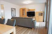 Wohn-/Esszimmer - 