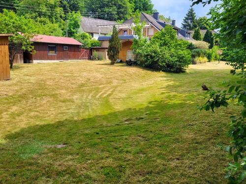Gartenansicht - 7 Zimmer Mehrfamilienhaus, Wohnhaus zum Kaufen in Altenkirchen