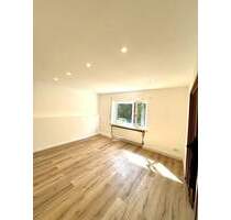 Moderne, nahezu kernsanierte 4-Zimmer-Wohnung mit zwei Bädern, Garage und flexiblem Nutzungskonzept - Roth