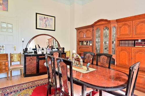 Salon - 