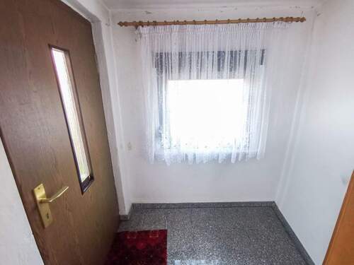 Windfang Hauseingang - 7 Zimmer Einfamilienhaus in Schönwölkau