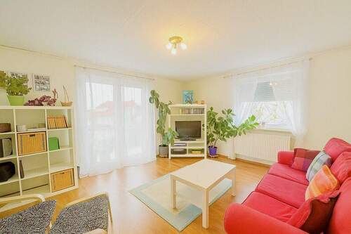 EG Wohnzimmer - 8 Zimmer Mehrfamilienhaus, Wohnhaus in Babenhausen