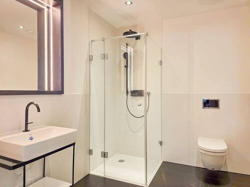 Gäste-Badezimmer mit Dusche - 