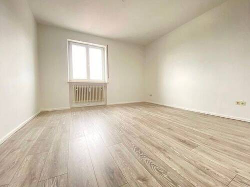 Schlafzimmer (3.OG).jpg - 