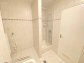 Badezimmer (3.OG).jpg - 