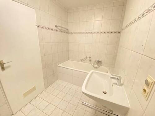 Badezimmer1 (3.OG).JPG - 