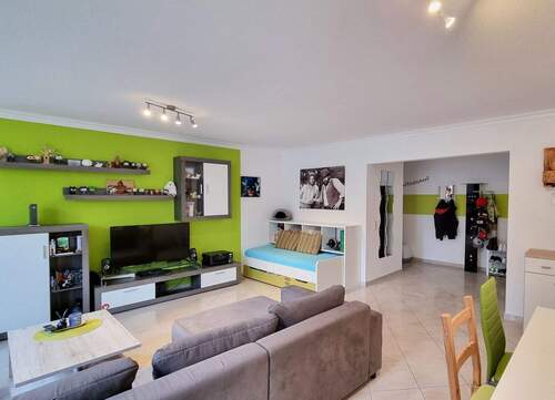 Wohnzimmer inklusive Flurbereich - Etagenwohnung mit 80,00 m² in Gießen zum Kaufen
