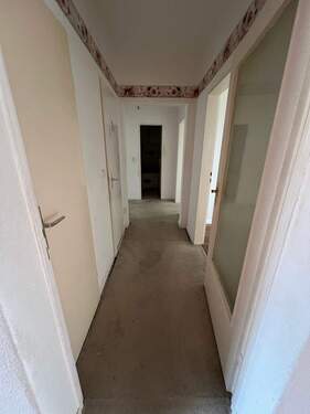 Flur - Etagenwohnung mit 85,00 m² in Emden zur Miete